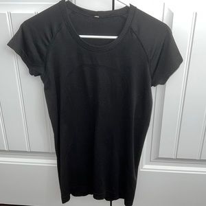 Lululemon swiftly tech short sleeve